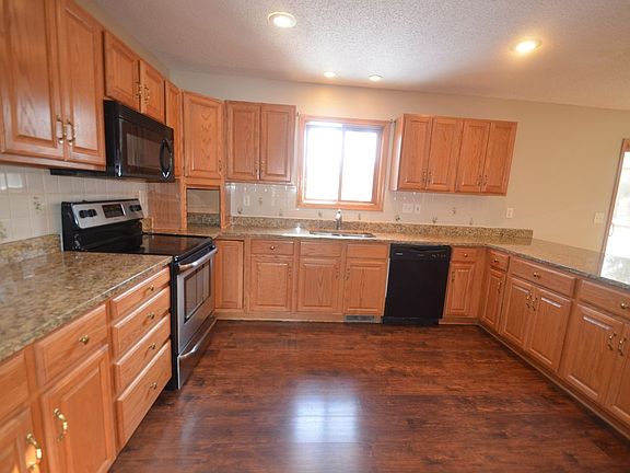 3rd image of 291 Groves Dr