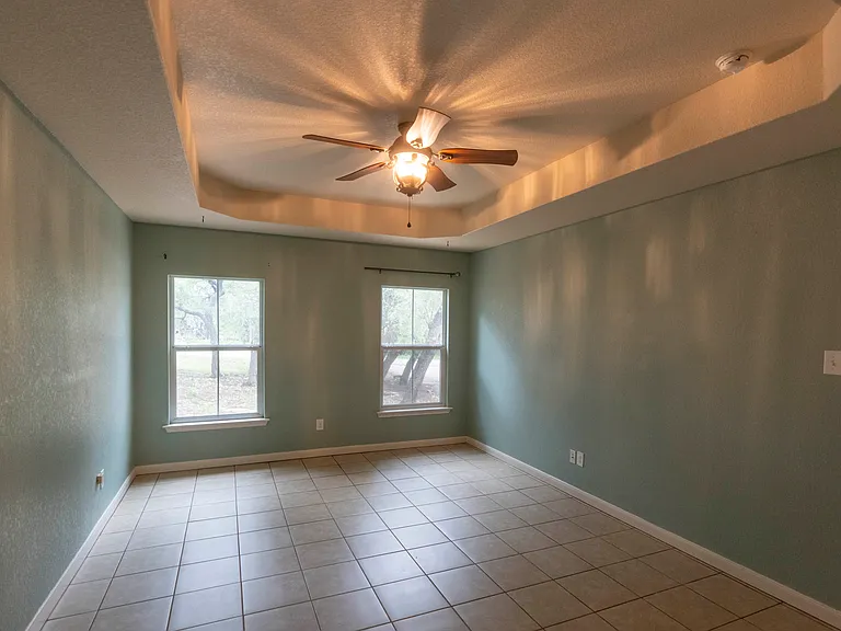 1015 Twin Deer Ln — Photo 11