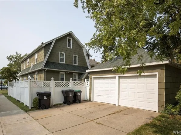 679 Colvin Blvd, Buffalo, NY 14217