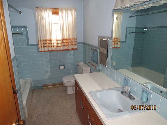 3rd image of 767 Hollywood Ln
