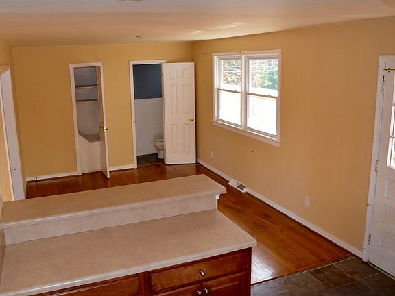 5th image of 8701 Greenford Dr