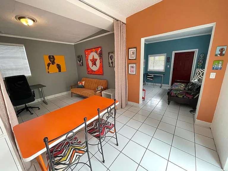 1151 SW 16th Ave — Photo 3