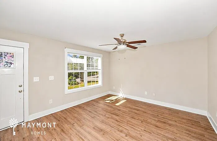3 bed, 2.0 bath, 1128 sqft, $1,645 — Photo 3