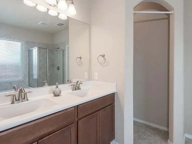 PRIMARY ENSUITE BATH