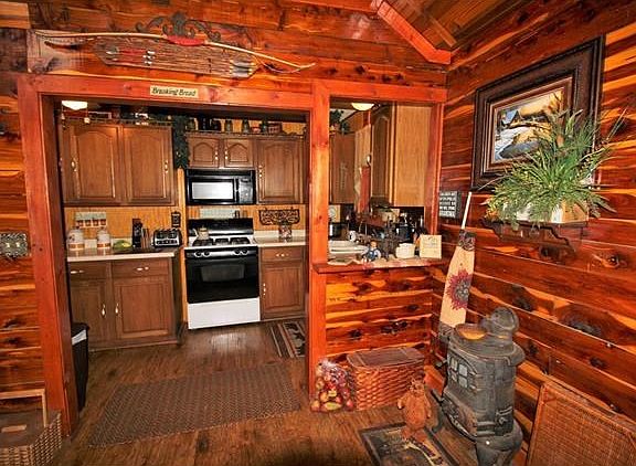 5th image of 10398 Crestwood Rd
