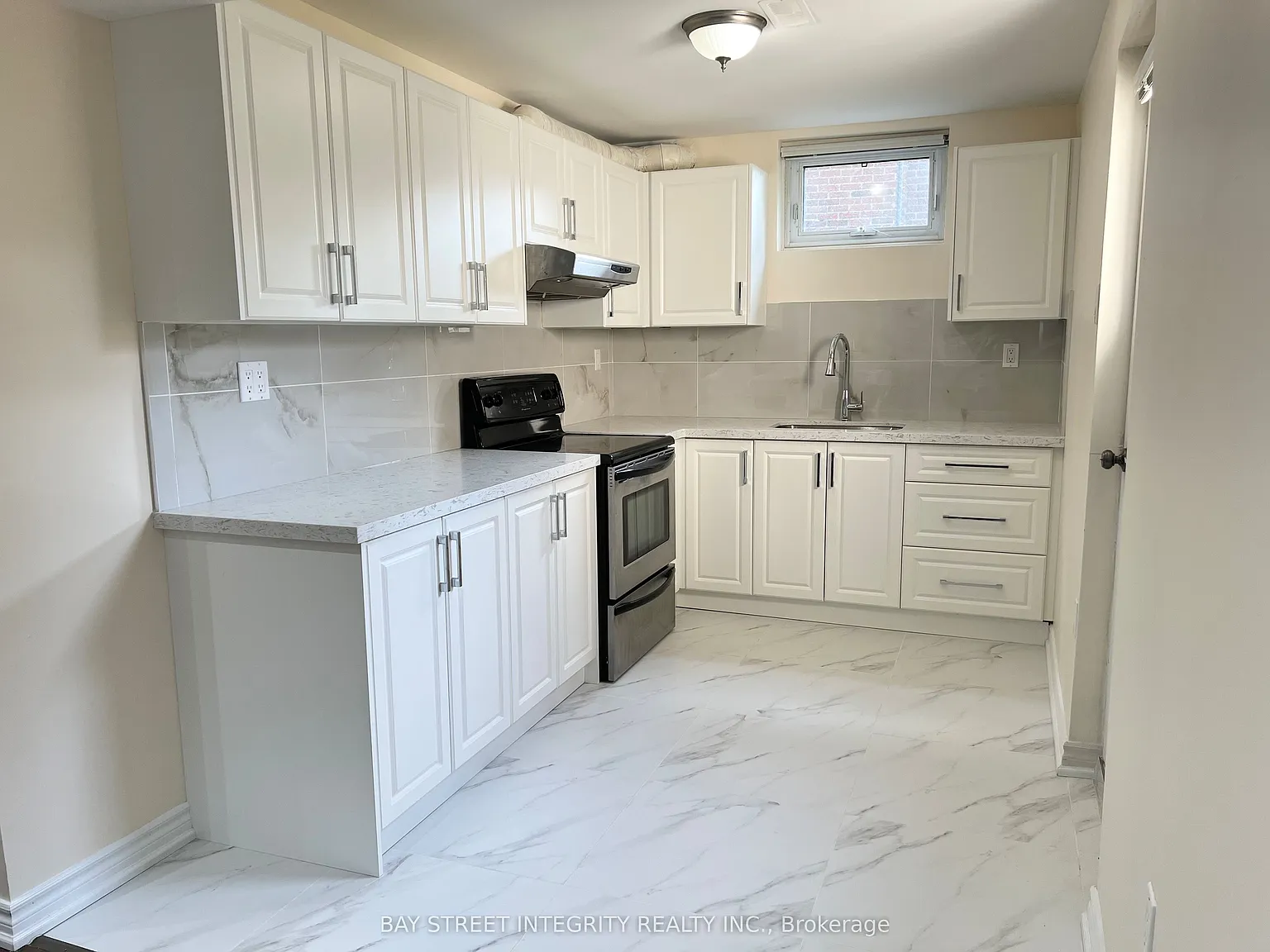 3 bed, $2,400 — Photo 2