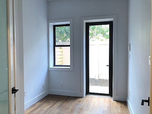 5th image of 1328 Gates Ave #1
