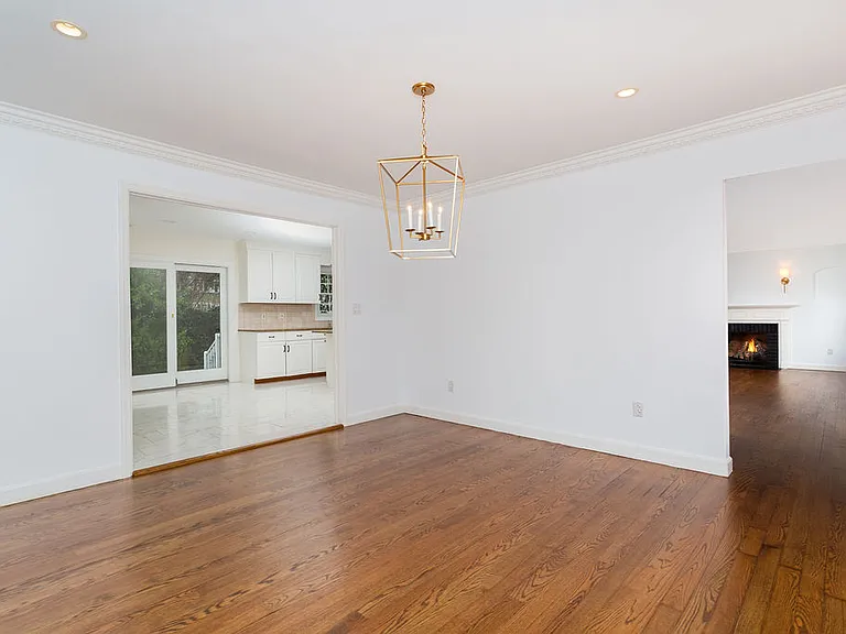 302 Sound Beach Ave — Photo 13