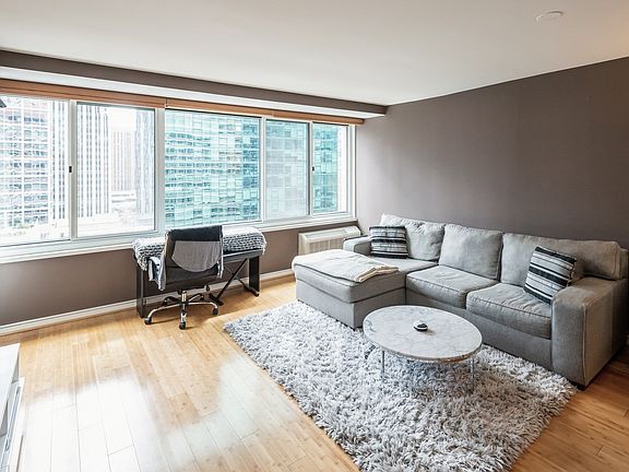 3rd image of 211 E Ohio St APT 2119