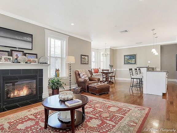 4th image of 60 Washington Sq #1