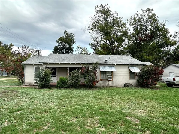 103 & 103.5 East Ave, Rosebud, TX 76570