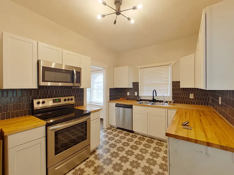 333 N Volutsia Ave — Photo 4