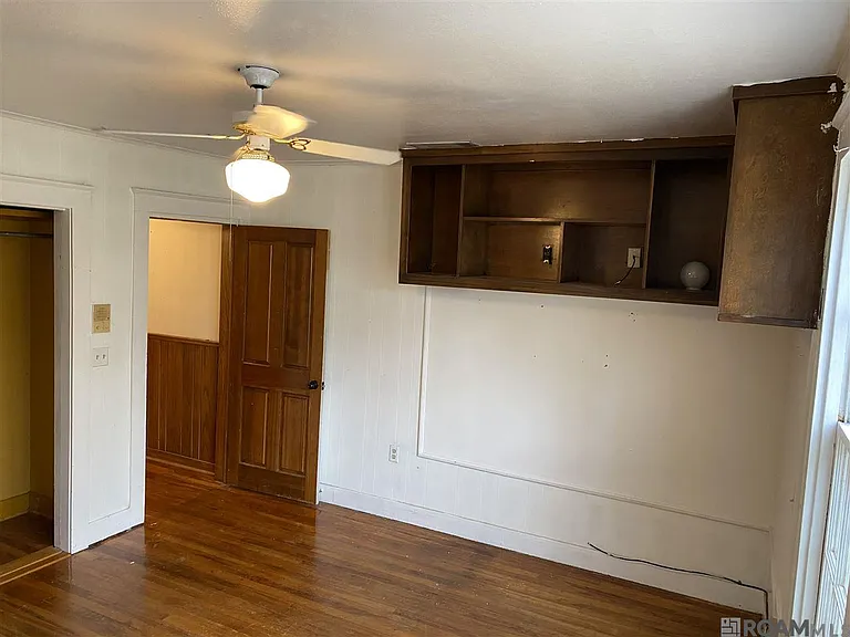 2266 Cloverdale Ave — Photo 24