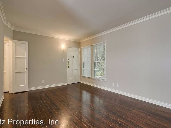 5th image of 1352 Havenhurst Dr APT 7