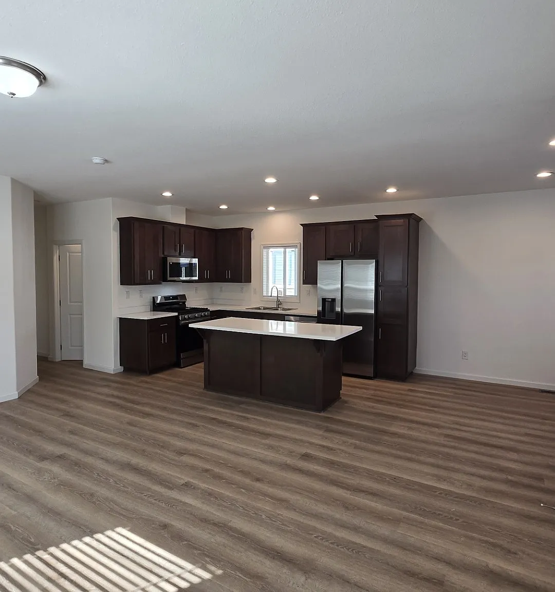 3 bed, 1344 sqft, $2,595 — Photo 3