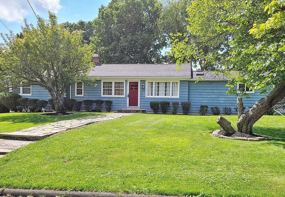 1st image of 275 W 19th St