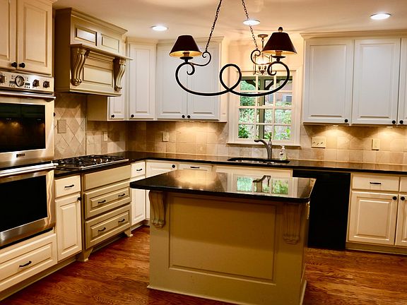 Kitchen updated in 2016