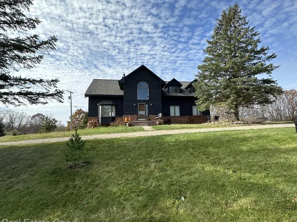 4213 Indian Camp Trl, Howell, MI 48855