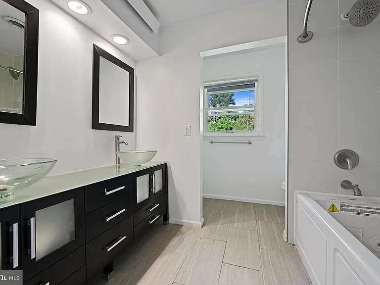 10533 Stevenson Rd — Photo 47