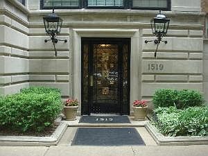 1st image of 1519 Hinman Ave APT 6B