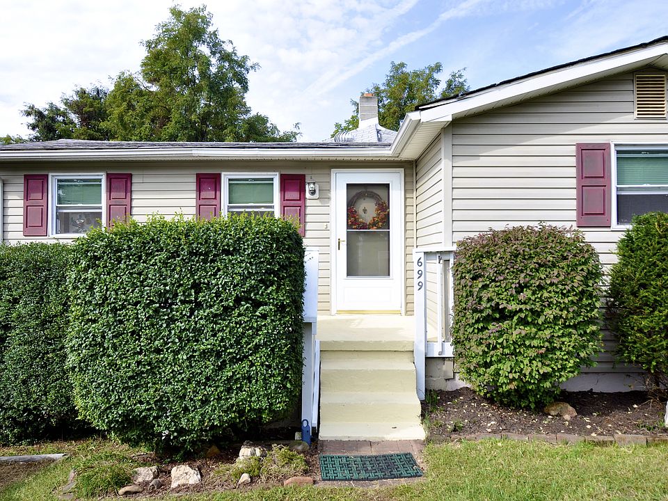 1st image of 699 Lee St