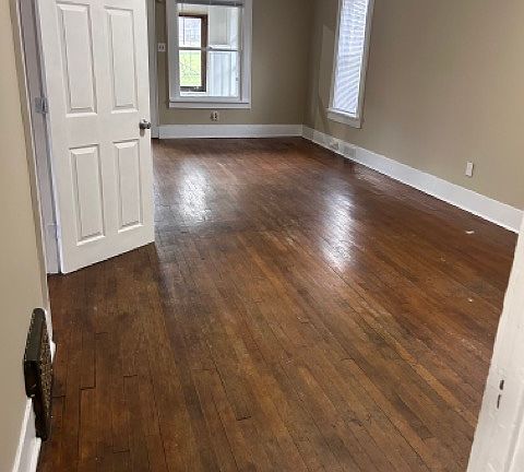 4th image of 1644 30th St
