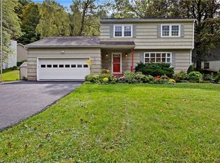 4594 Brookhill Dr S, Manlius, NY 13104