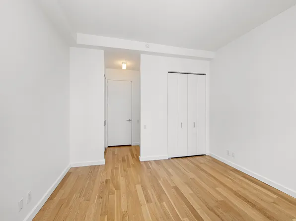 325 Fifth Avenue image 10 of 19