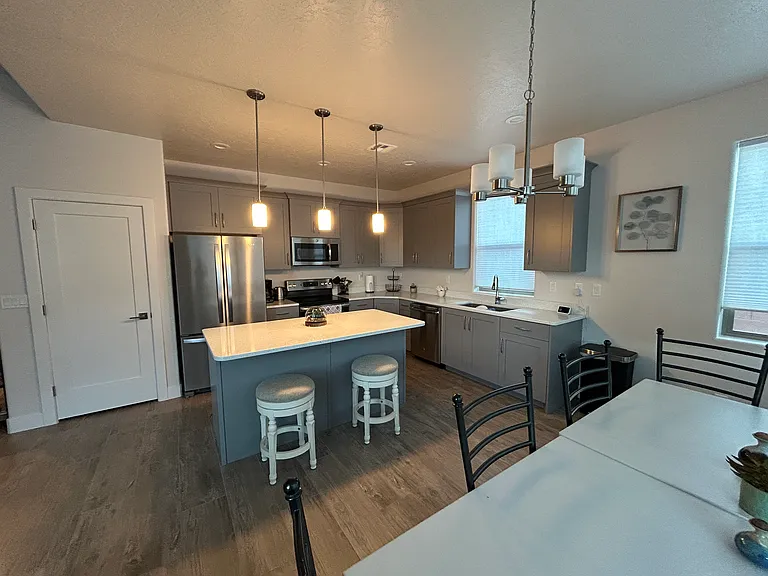 460 E Mohawk Dr — Photo 14