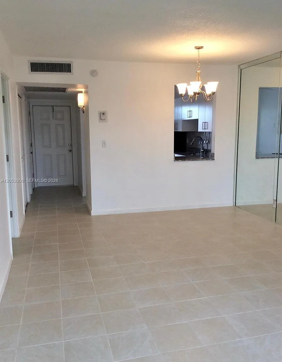Sheridan Lakes Condo Apts — Photo 2