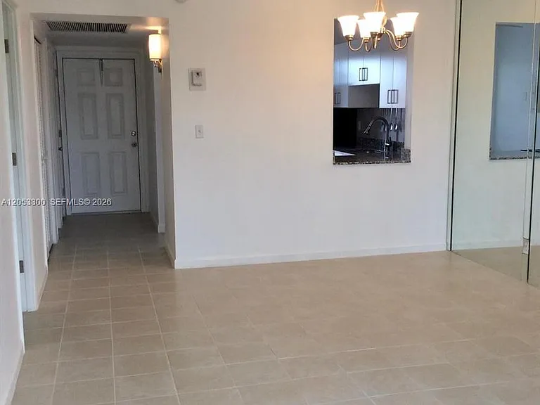 2200 Park Ln #308 — Photo 2