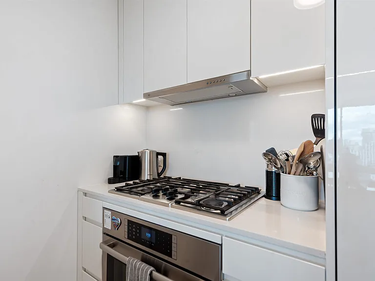 99 Hudson St #2607A — Photo 11