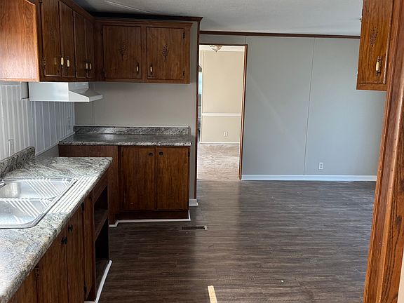 2nd image of 142 Hannah Ct