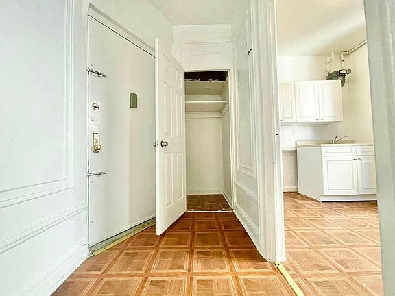 4th image of 295 Fort Washington Ave APT 29