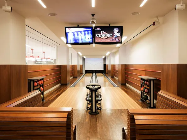 60 Riverside Boulevard image 12 of 18