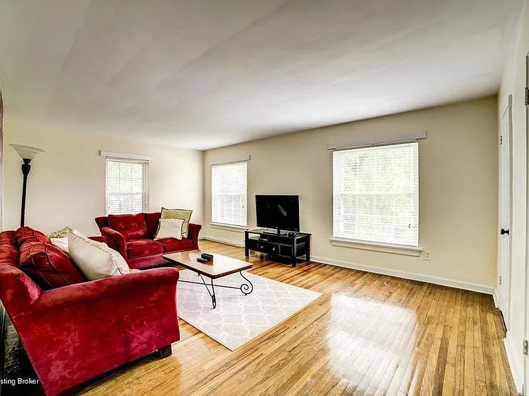 213 Norbourne Blvd #2 — Photo 5