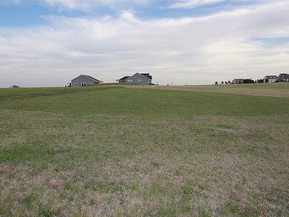 3rd image of 1572 Hilltop Dr