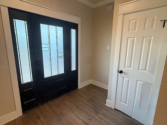 2nd image of 3006 Moorehead St