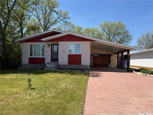 214 4th STREET E, Carnduff, SK S0C 0S0