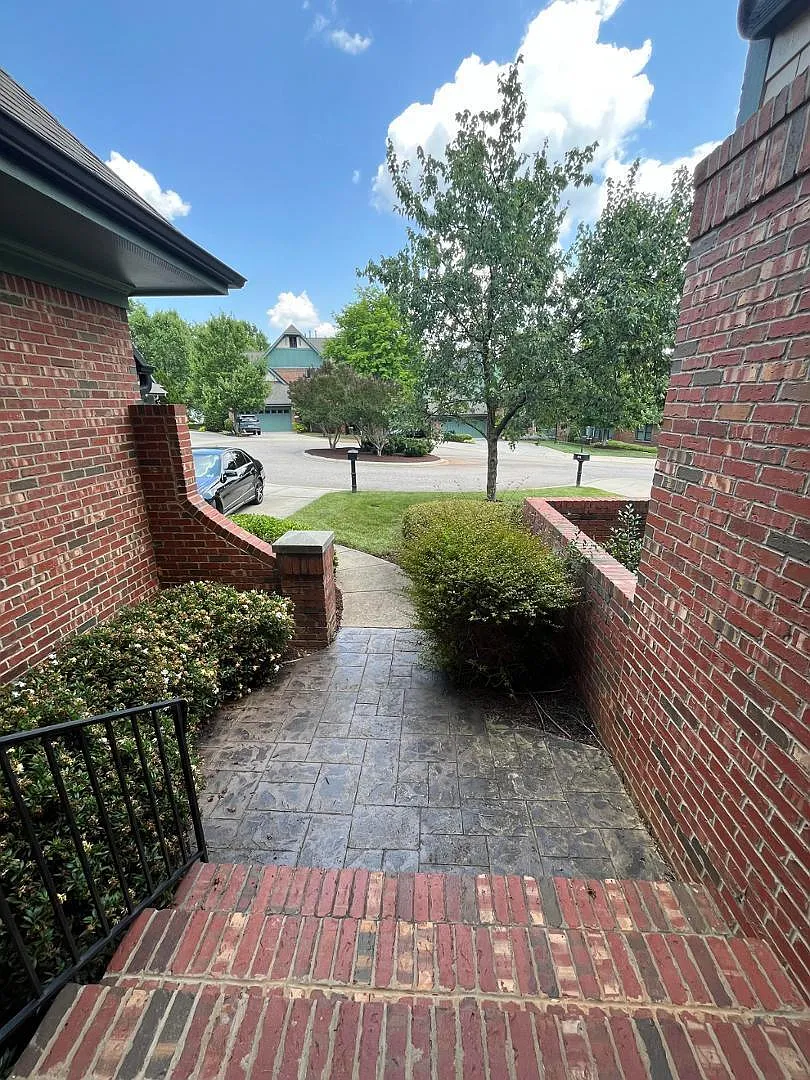 3 bed, 2.5 bath, 2518 sqft, $3,395 — Photo 4