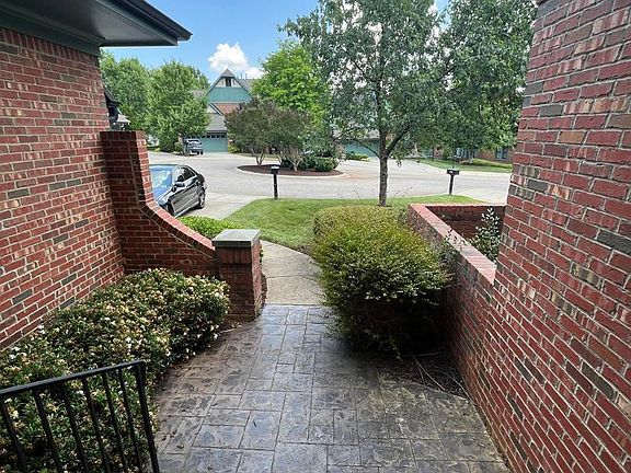 4th image of 8012 Lloyd Allyns Way