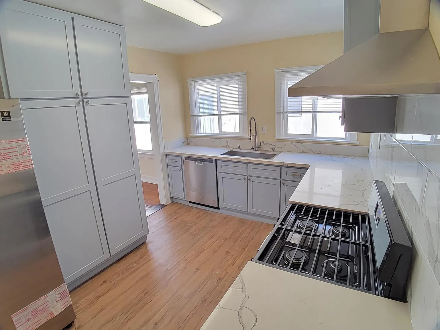 2 bed, 1.5 bath, 1598 sqft, $2,895 — Photo 1