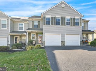 140 Locust Run Dr, York, PA 17404