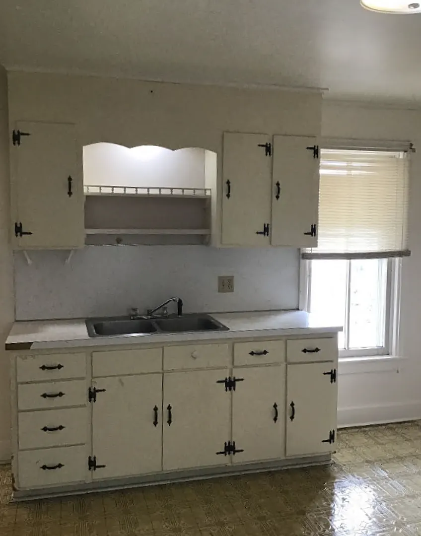 726 Lincoln Way East — Photo 3