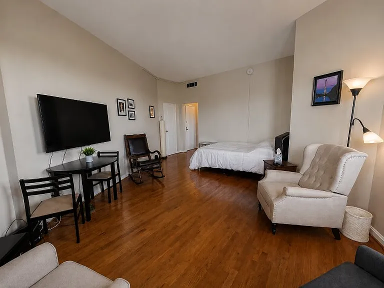 101 N Carolina Ave SE #408 — Photo 2