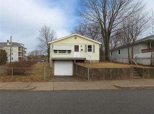 546 Robinson St, Woonsocket, RI 02895