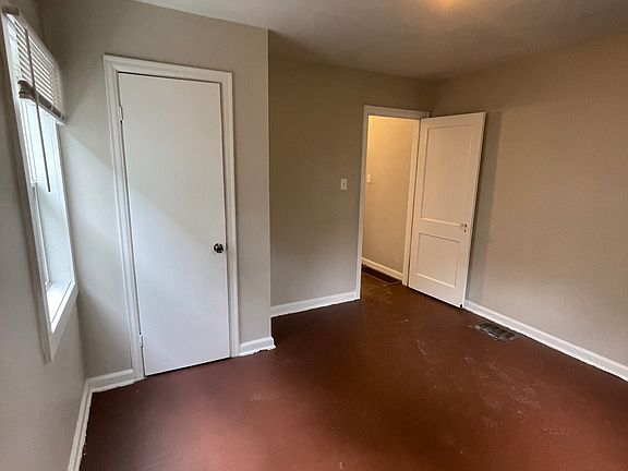 4th image of 3915 Hillside Ave
