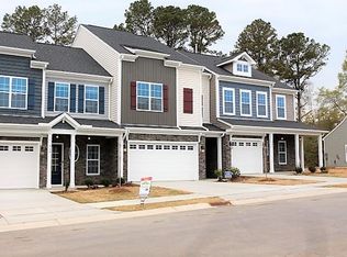 521 Barneswyck Dr, Fuquay Varina, NC 27526