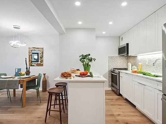 2nd image of 531 Main St APT 311
