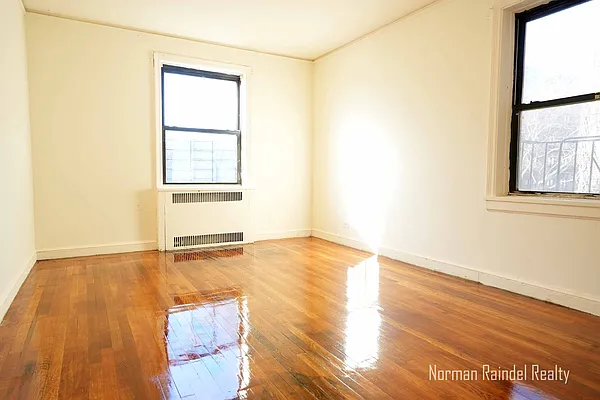 Rented by Norman Raindel, LREB | media 18